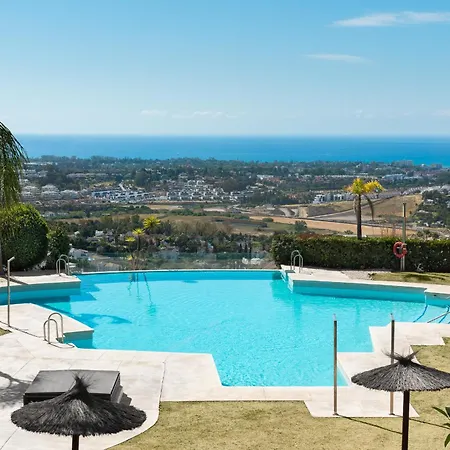 Bright 3-bedroom With Sunset Views 公寓